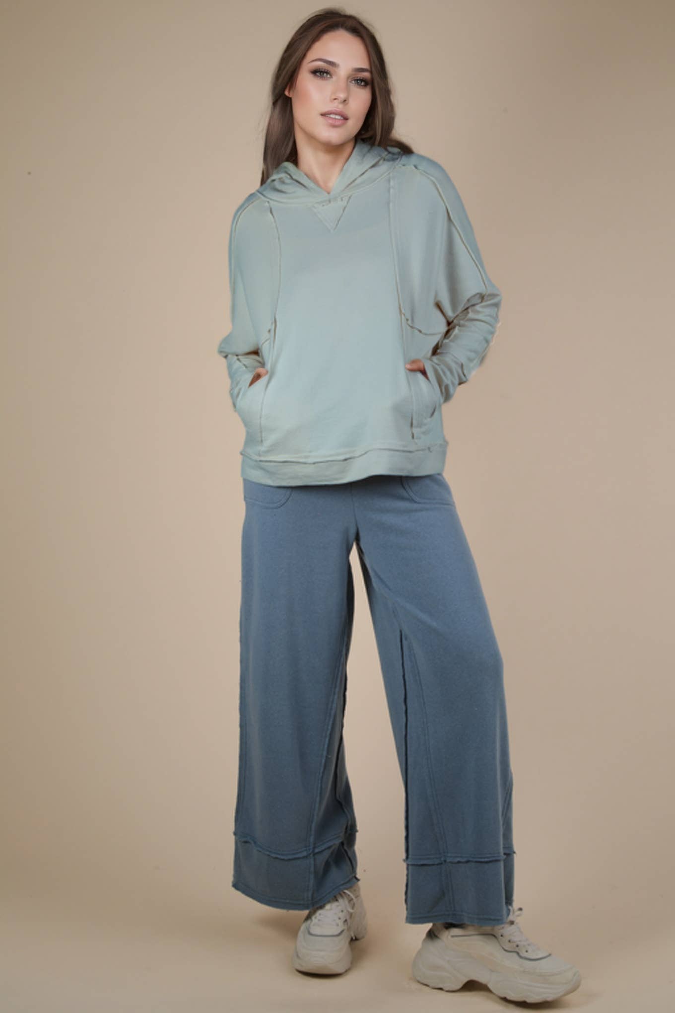 Raw Edge Cute Detail Hoodie Knit