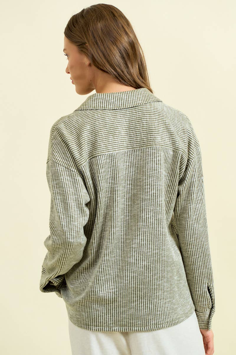 TWO-TONE RIBBED PULLOVER W/ ROUND POCKET