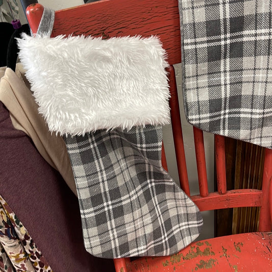 Grey Plaid Stocking (PINK)